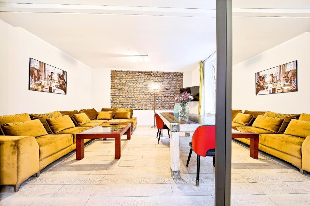 بوزنان Cinema Apartments المظهر الخارجي الصورة