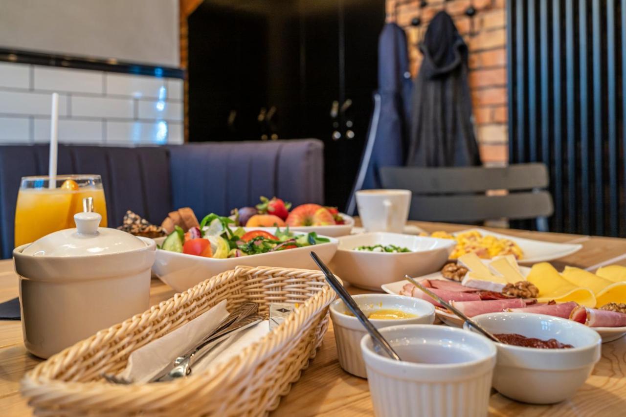 بوزنان Cinema Apartments المظهر الخارجي الصورة